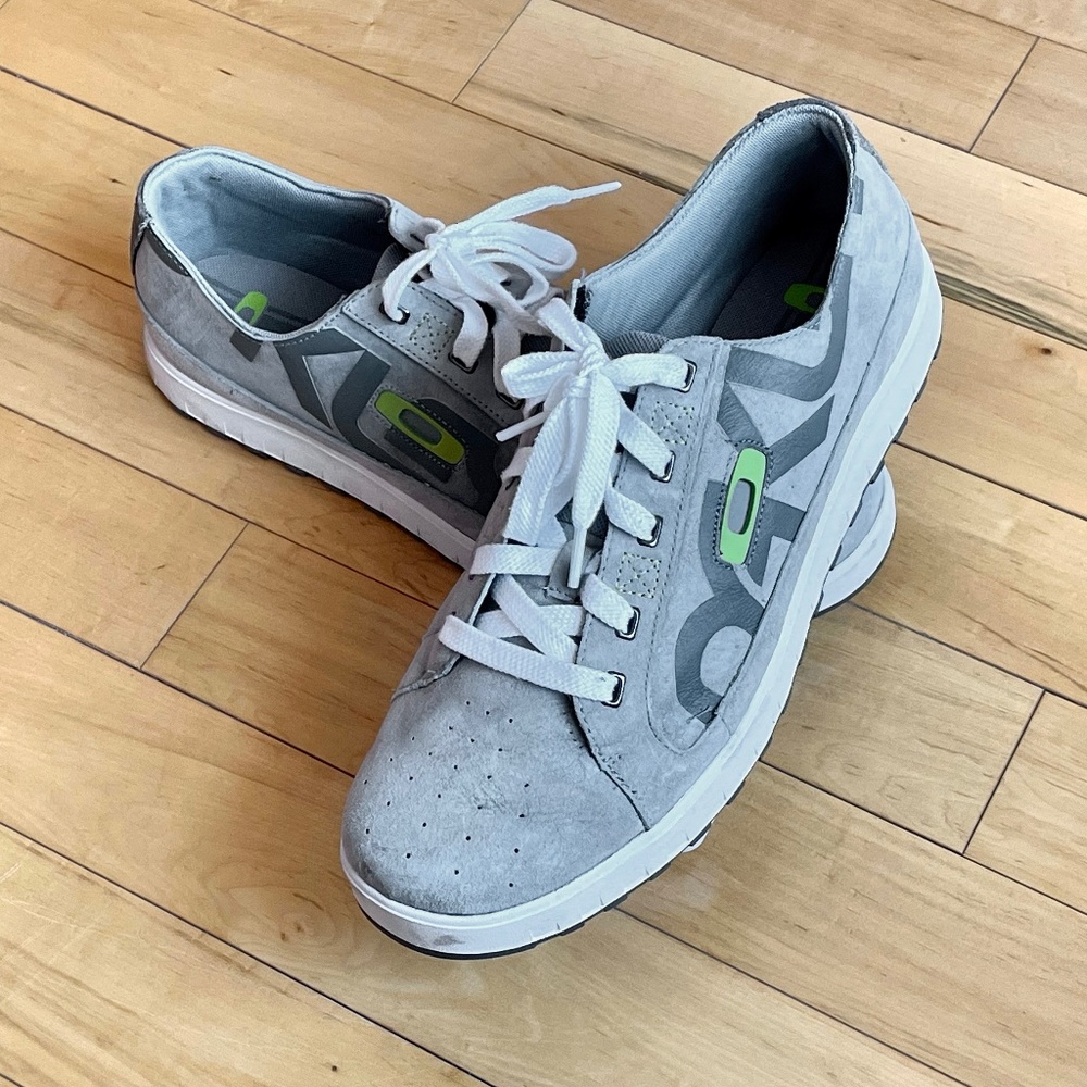 Men's Size 12 Oakley Two Barrel Sneakers